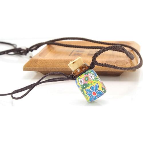 Cheap Mini Flower Glass Perfume Essential Oil Bottle Pendant For Women Aromatherapy Diffuser Floating Locket Necklace