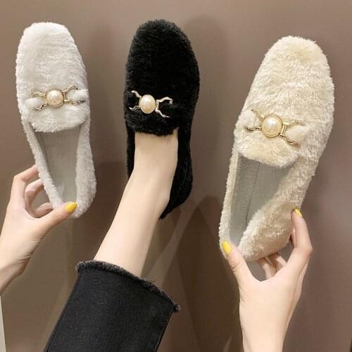 Luxury big pearl fur flats women candy color woolen fur loafers patchwork cotton padded winter shoes woman furry creepers 581