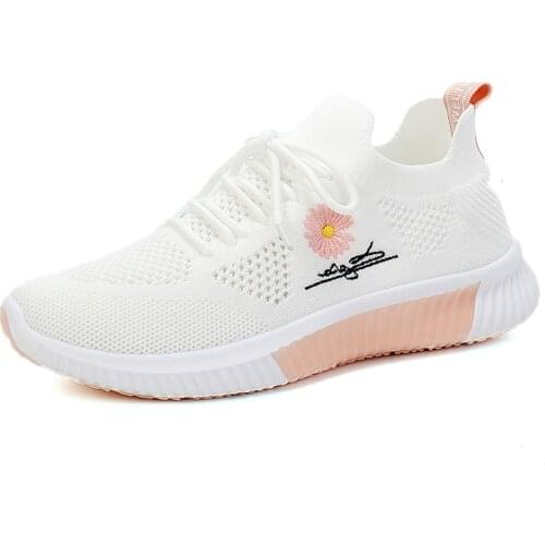 2021 New Women Flat Bottom Shoes Summer Hollow Mesh Street BreathableDaisy Embroidered Casual Non-slip Comfortable Light Ladies