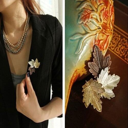 Vintage Pin Maple Leaf Brooch Brooches Pins Exquisite Collar For Women Dance Party Accessories LL@17