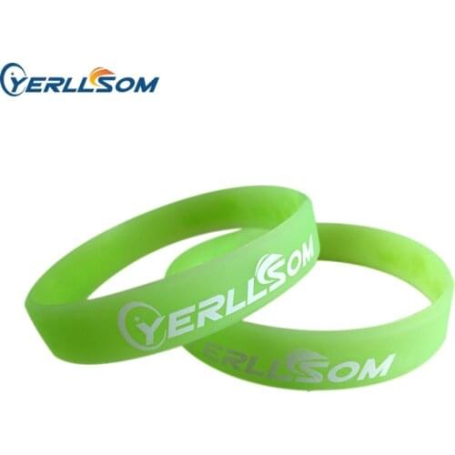 YERLLSOM 100PCS/lot Custom Print Text&Logo Green Wristband Glow Green Rubber Silicone Wristband For Events P100601