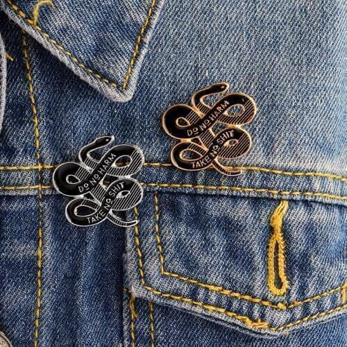 1PCS High-quality Black mamba snake Brooches for Men Jeans Suit Lapel Pins Women Corsage Hats Clips Broches Clothing Accessories