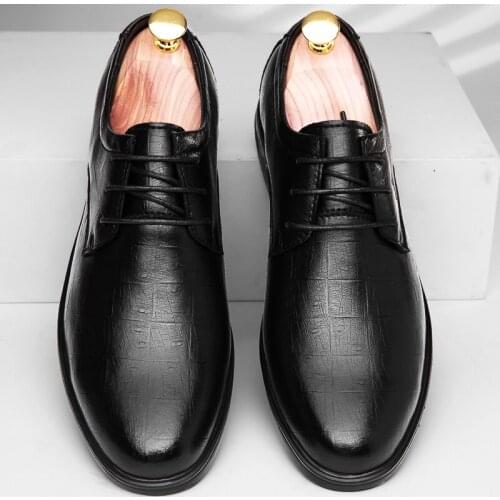 Fashion Men Shoes Men Oxfords Fashion Business Dress Men Shoes Classic Leather Suits Shoes Gentleman Wedding Shoes Lightweight