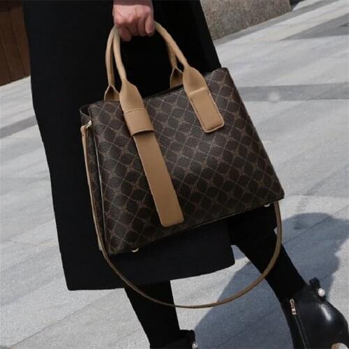 Ladies Handbag New Style Ladies Handbag Retro Printed One Shoulder Crossbody Bag Contracted Personality Fashion Womens Bag