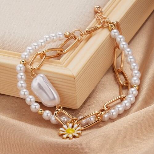 Korean Vintage Imitation Pearl Bracelet For Women Exquisite Daisy Flower Bracelet Bangles Couple Anniversary Wedding Jewelry