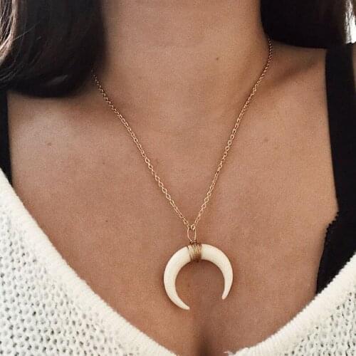 Simple Vintage Ox Horn Crescent Moon Pendant Necklaces Women Boho Long Gold Chain Clavicle Necklace Jewelry Colar Kolye YN517