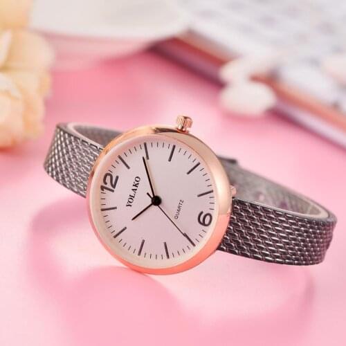 2020 new leisure round womens quartz watch spiral fashion simple scale Pu with student watch female