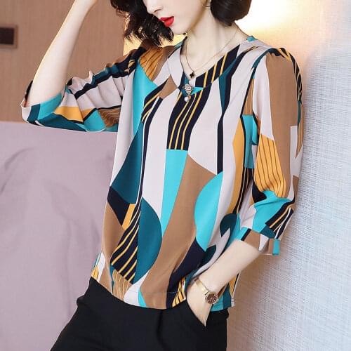 Womens Spring Autumn Style Blouse Shirt Womens Elegant Three Quarter Sleeve Printed V-Neck Casual Tops SP1295