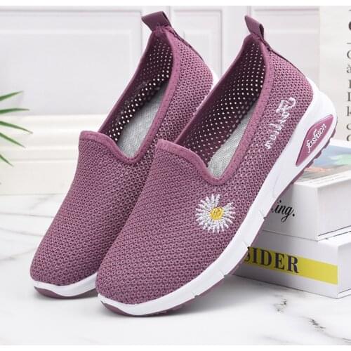 Summer women flat shoes 2021 new flying knitting shoes fashion flowers ladies sneakers pedal lazy shoes women mesh running shoes