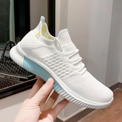 Women sneakers running shoes for men unisex coupleLight weight Ergonomics 2021 trending outdoor jogging footwear brathable mesh