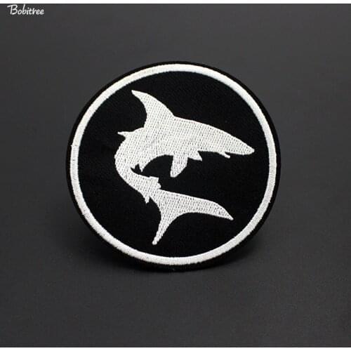 Brief Black White Whale Cloth Patches Circular Badge Embroidery Iron on Patch Garment DIY Applique Patchwork