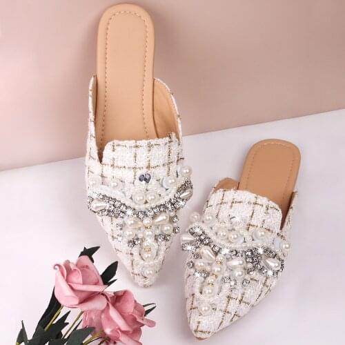 Women Pearl Rhinestone Decor Flat Mules Ladies Pointed Toe Low Heels Sandals Luxury Designer Slippers Slip on Flats Casual Shoes