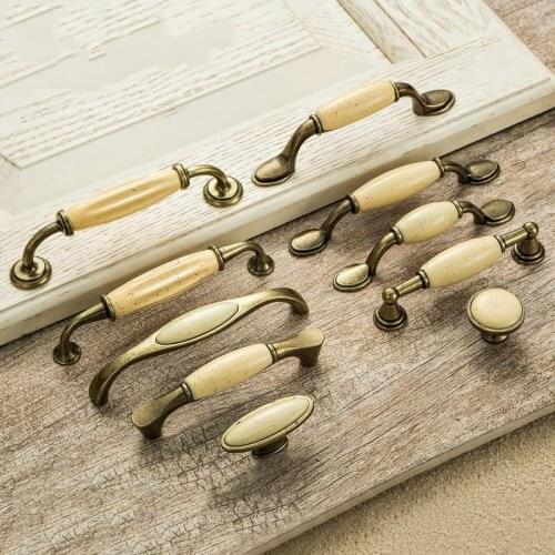 Beige Ceramic Door Handles Antique Furniture Knobs and Handles for Kitchen Cabinet Cupboards Drawer Pulls Concise Drawer Handles