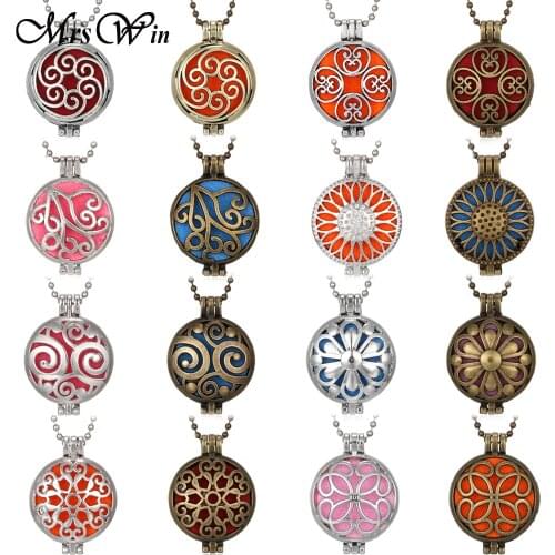 Aroma Diffuser Necklace Open Antique Vintage Lockets Pendant Perfume Essential Oil Aromatherapy Locket Necklace with 5pcs Pads