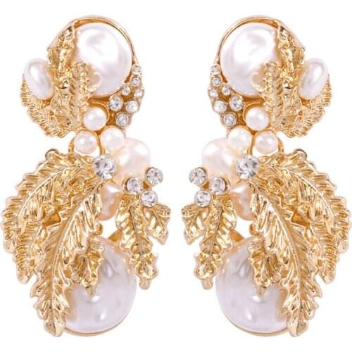Light Yellow Gold Color Irregular Shape Imitation Pearl Stud Earrings with Rhinestone Fashion Jewelry