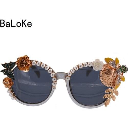 Baroque Retro Sunglasses Bee Pearl Decoration Exaggerated Women Sun Glasses Holidays Nightclub Fashion Outdoor Accessories