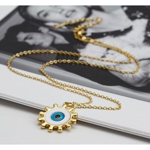 VSnow Exquisite Hand Hollow Out Gold Color Metal Bracelets for Women Rhinestone Demon Eye Circle Love Heart Bracelets Jewelry