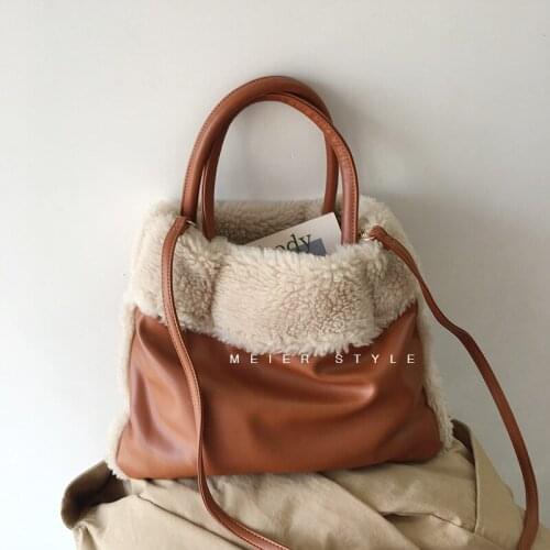 Korean chic vintage lamb hair handbag with plush tote bag one-shoulder oblique bag autumn and winter hair bag girl