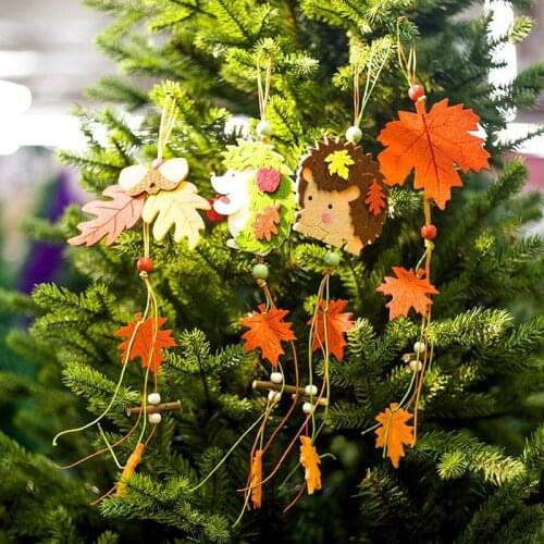 2021 Creative Felt Cartoon Hedgehog Maple Leaf Decorative Pendant Wooden Beaded Pendant Spring New Home Decoration Supplies New
