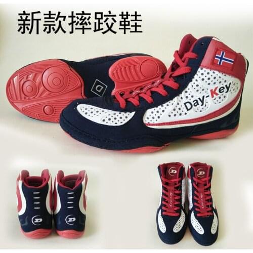 2018 new High quality wrestling shoes, new training shoes anti-skid rubber soles wear-resistant breathable fitness shoes