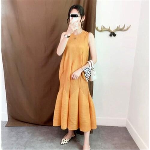 2021 Ladies Summer Dress Loose Sleeveless Skirt High Quality Beautiful Skirt Fashion Pleated Floral Embossed Lantern Skirt New