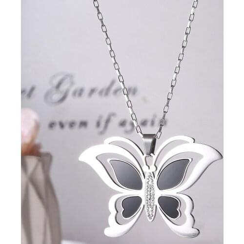 Big Stainless Steel Womens Pendant Butterfly Necklace Cute Insect High Quality Hand Jewelry Friendship Party Colar New