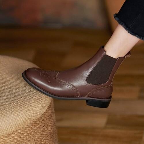 2021 Winter Genuine Leather Women Boots Retro Grown Chelsea Boots Bullock Ankle Boots Zapatos De Mujer Women Shoes Round Toe
