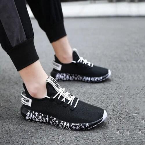 Fashion Light Man Running Shoes Comfortable Breathable Mens Sneaker Casual Antiskid and Wear-resistant Jogging Men Sport Shoes