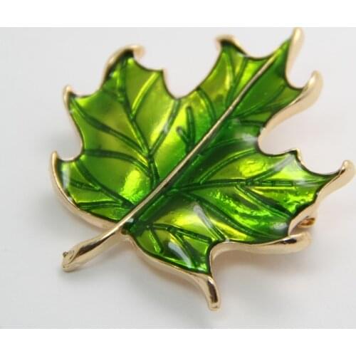 2021 Brooch Enamel Pin Retro Transparent Drip Maple Leaf Contracted Clothes Broche Collar For Women and Men Badge On Backpack