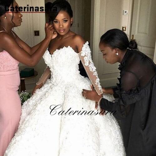 Stunning Plus Size Wedding Dresses Handmade Flowers 3D Lace Applique Beaded Bridal Gowns Dubai African Crystal Tulle