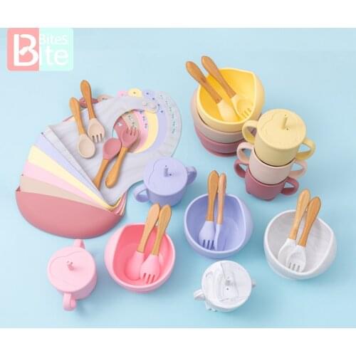 5Pcs/1Set Silicone Dishes Baby Feeding Bowl Set Baby Learning Suction Bowl Cup Set Wood Fork Spoon Non-Slip for Babies Bib