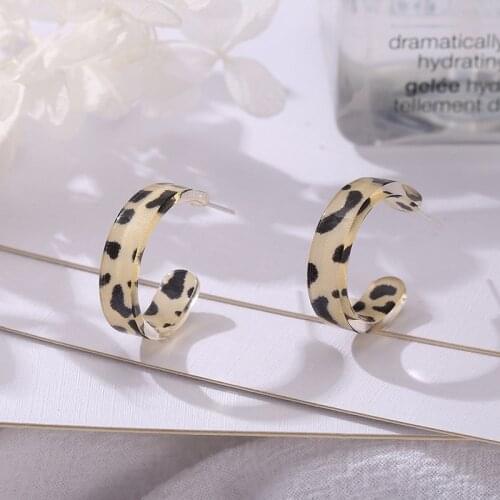 Vintage Leopard Printed Acrylic Hoop Earrings For Women Korea INS Geometric C Shaped Resin Earrings 2021 Trendy Fashion Jewelry