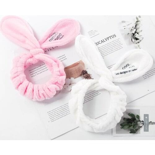 Rabbit hair, wash your face, wash your hair and wear a cute rabbit ear mask