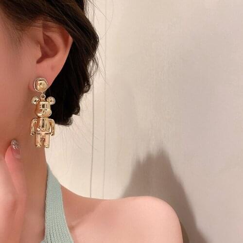New Sweet Cool Golden Bear Earrings for Women Girls European and American Girl Earring Fun Trend Design Long Temperament Jewelry