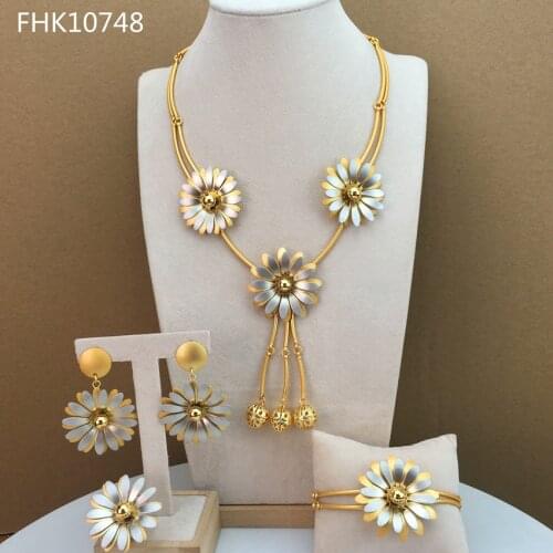 Yuminglai 24K Flower Design Two Tones 4 Pcs Jewelry Set for Women FHK10748