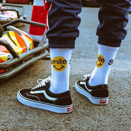 Smiley hip hop tide cotton socks, Harajuku style couple cotton socks, fashion popular skateboard socks