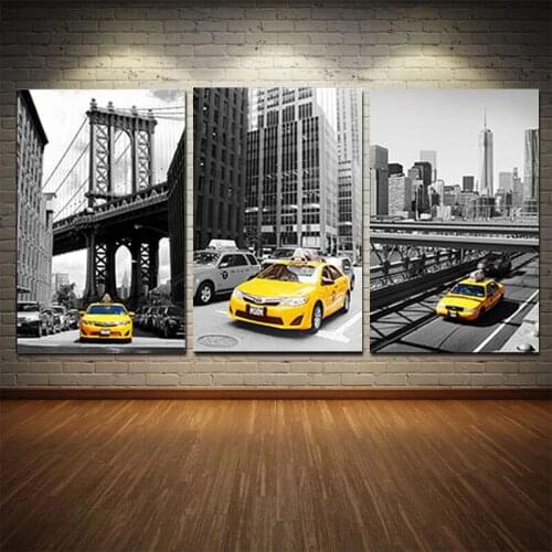 Vintage Style Black and White New York City Building Poster Yellow Taxi Canvas Painting Living Room Wall Home Decoration