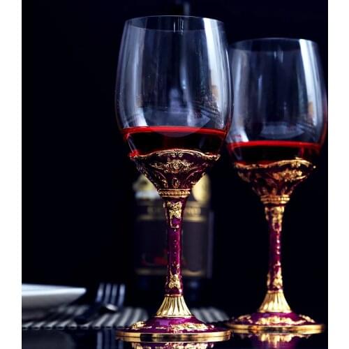 Luxury quality party party glass wine cup Beautifully embossed base glass red wine glass