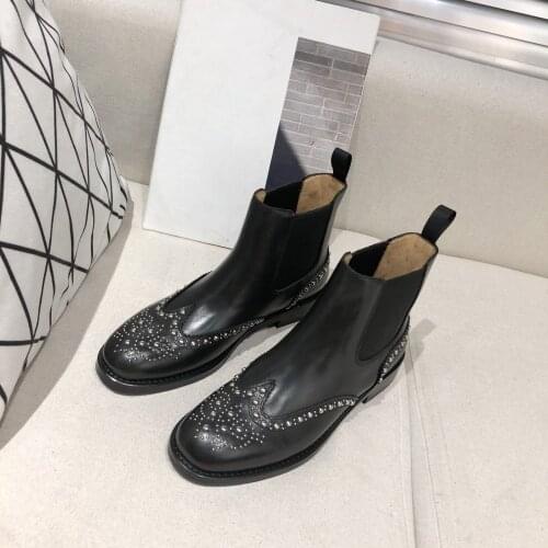 Chelsea short boots women flat bottom 2020 new British style rivet Martin boots leather short boots womens single boots