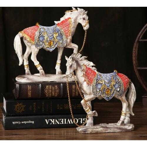 Antique Design Resin Couple Horse Statue Rhinestone Charger Sculpture War Horse Decor Palace Ornament Gift and Craft Furnishing