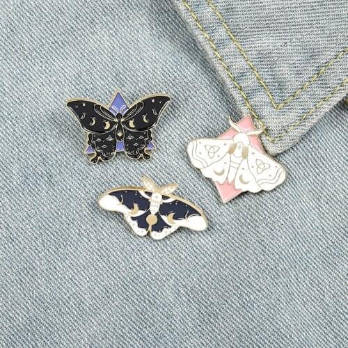 Moth Butterfly Enamel Pin Creative Fashion Butterfly Bird Snake Rat Mouse Brooch Bag Clothes Lapel Pin Gothic Badge Jewelry Gift