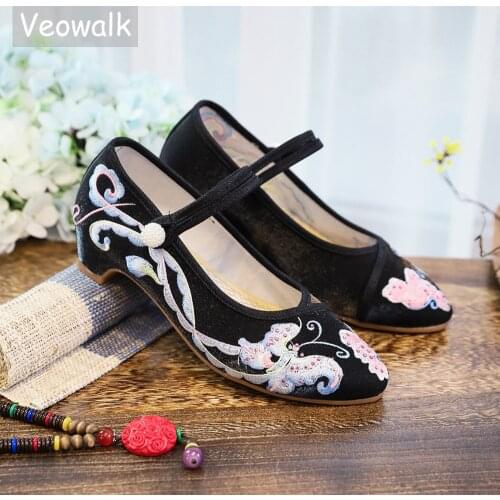 Veowalk Vintage Women Flock Cotton Fabric Embroidered Mary Jane Shoes Comfortable Chinese Style Pointed Toe Shoes for Ladies