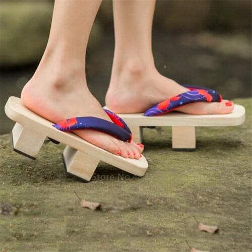 Woman Log Paulownia Wooden Japanese Traditional Geta Clogs Slippers Shoes Anime Cosplay Shoes Flip Flops Outdoor Beach Sandals