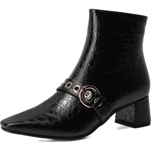 Stone Grain Metal Buckle 2020 New Short Boots Belt Buckle Tapered Heel Side Zipper Ankle Boots TPR Microfiber Lining Office Shoe