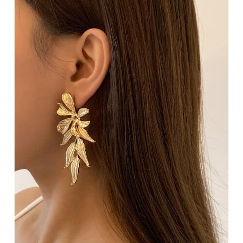 Gold Color Leaf Shape Statement Stud Earrings for Woman Vintage Big Leaf Fashion Trendy Bohemia Leaf Woman Wedding Stud Earrings