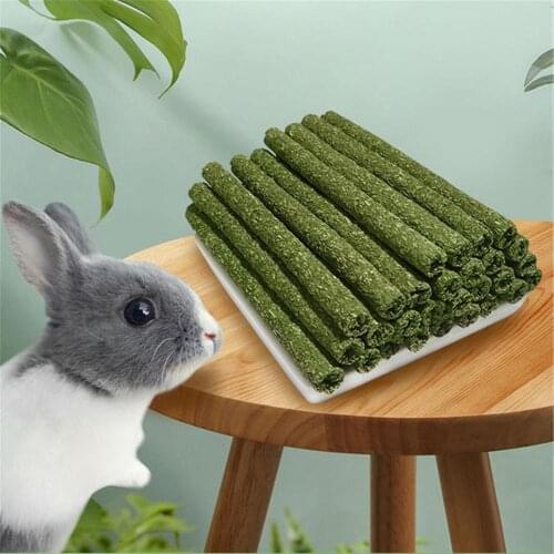 30pcs Alfalfa Grass Stick Small Pet Molar Toy Rabbit Hamster Teeth Grinding Interactive Training Toys Guinea Pig Chew Biting Toy