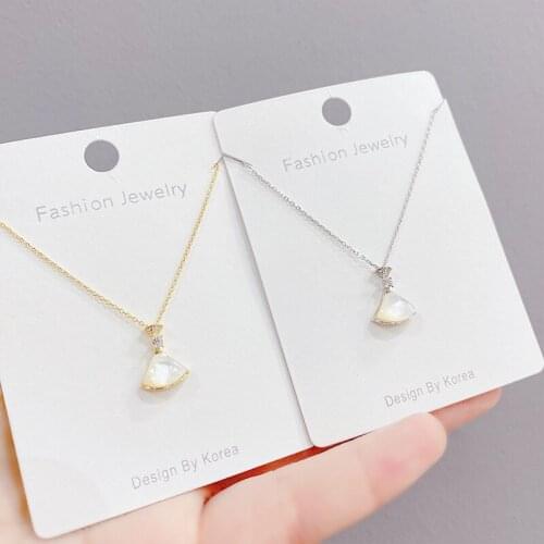Small Skirt Necklace Womens Fashion Fan-Shaped Clavicle Chain Pendant White Shell Fan-Shaped Item Jewelry Wholesale