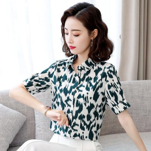 Femme Shirts Temperament Leopard Polo-Neck Short Sleeve Blouses Women Print Chiffon Stylish Spring Summer Tops Blusesr MM0802