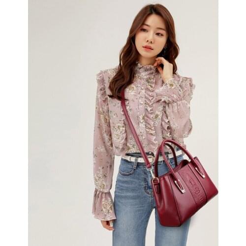 Womens Crossbody Bag Large-Capacity Travel Bag New Crocodile Pattern Womens Handbags Soft Leather Shoulder Bag Designer Brand