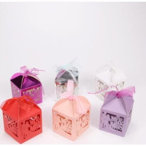 100pcs Hollow Married MR&MRS Candy Box Beautiful Wedding Favor Boxes Wedding Souvenirs Gift Packing Box